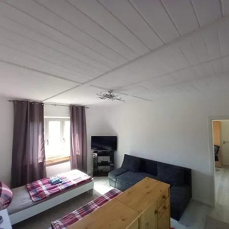 Monteur- Für 5 Pers Gartenhaus Apartment