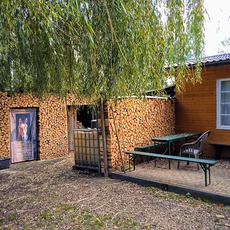 Monteur- Für 5 Pers Gartenhaus