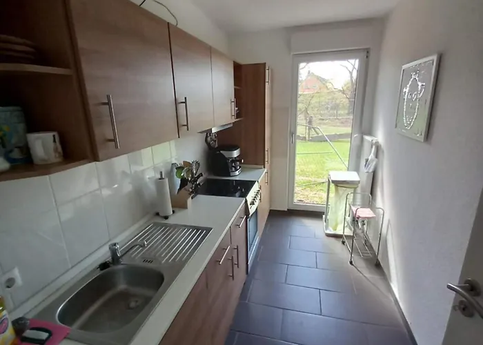 Monteur- Fuer 5 Pers Gartenhaus *